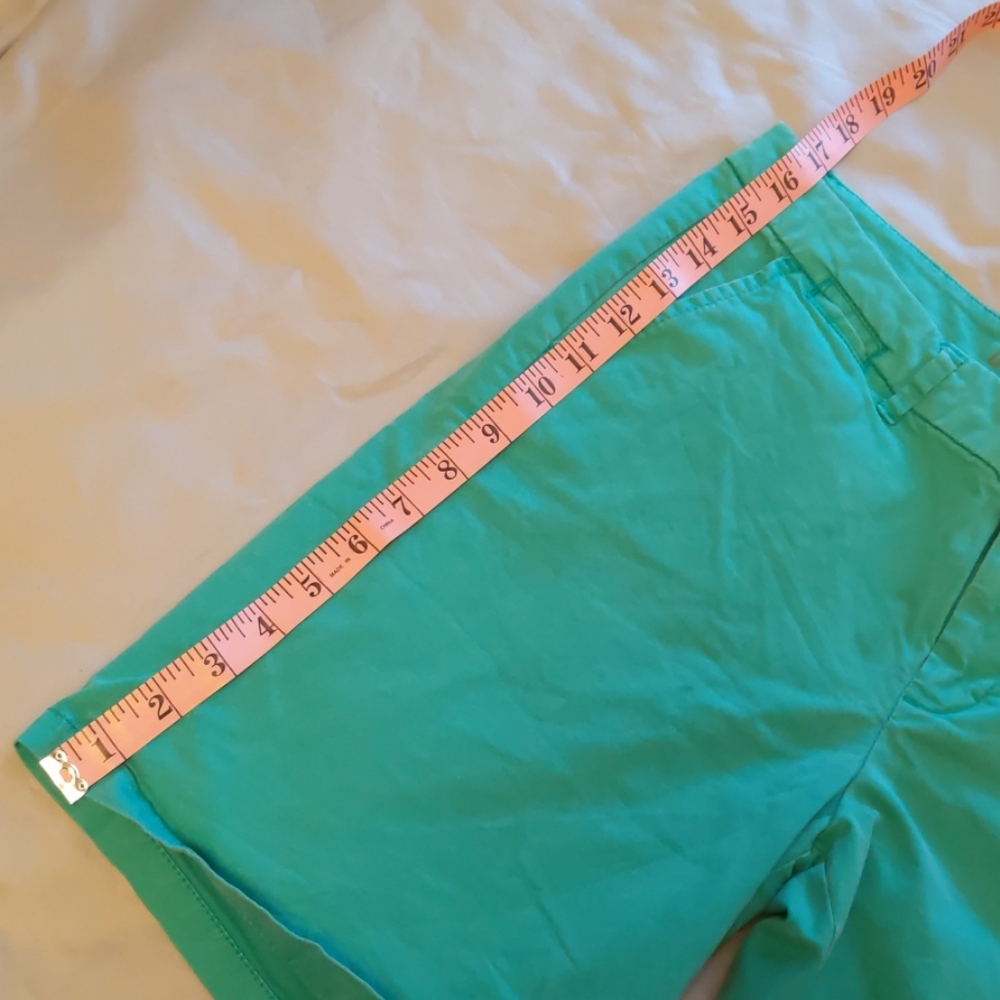 Women's Gap Bermuda Shorts - Picture 5 of 7